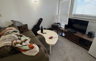 1 bed, 1 bath, $1,095, Unit 822