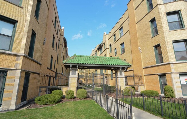 2328 SPAULDING