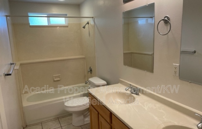 3 beds, 1 bath, 1,100 sqft, $1,275