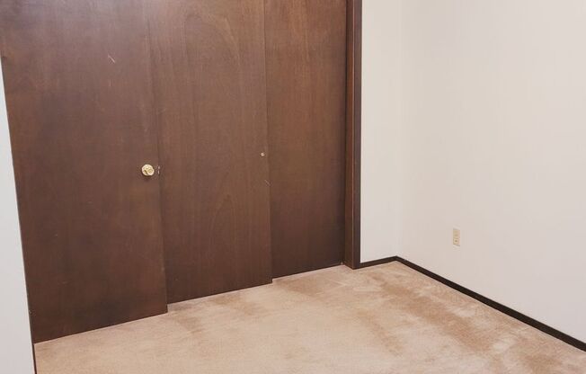 2 beds, 1 bath, $1,750, Unit Unit 5