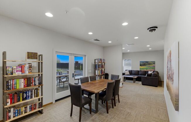 2 beds, 2 baths, 952 sqft, $1,595, Unit 1913-201