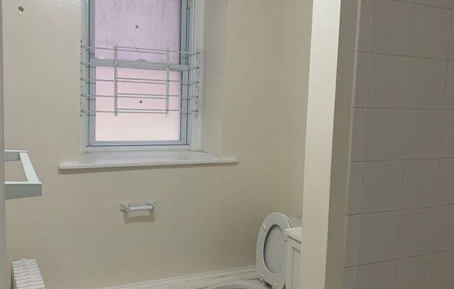 1 bed, 1 bath, 650 sqft, $1,150, Unit 4827-A1