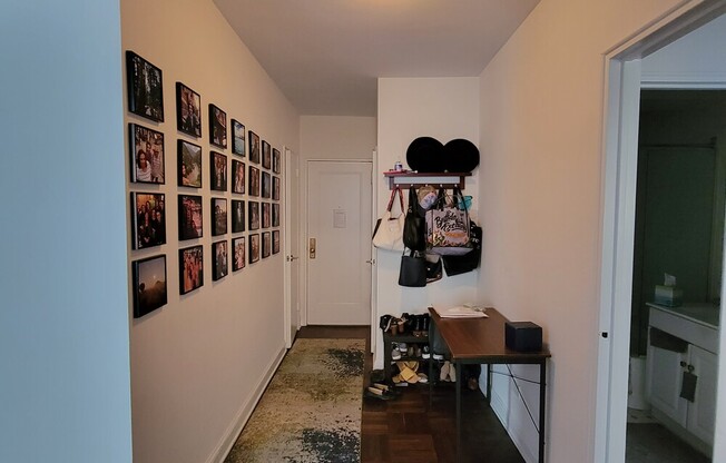 1 bed, 1 bath, 762 sqft, $6,250, Unit 9G