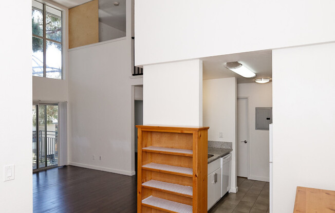 3 beds, 1 bath, $4,495, Unit 301 - empty/sublet
