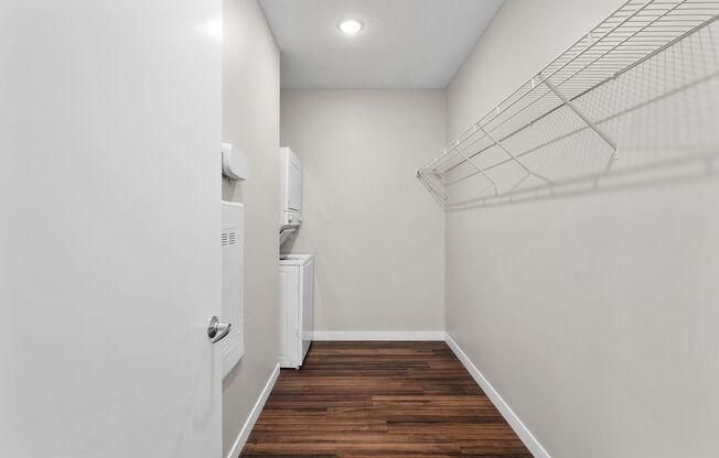 2 beds, 2 baths, 1,210 sqft, $1,950, Unit 520