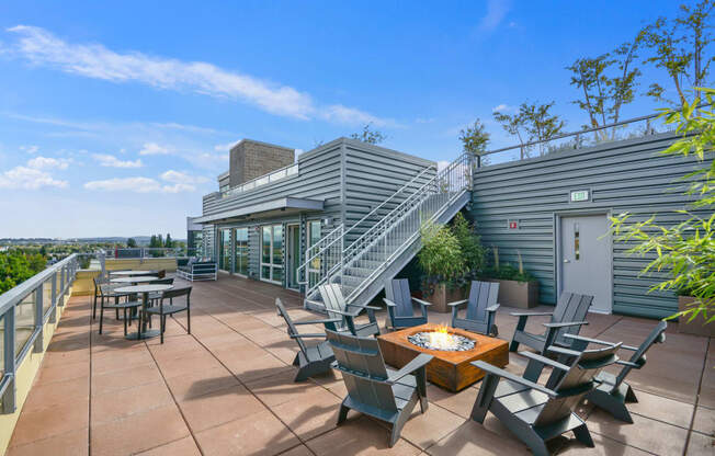 Picnic and BBQ Area on Rooftop at The Whittaker, Seattle, WA