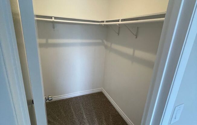 1 bed, 1 bath, 625 sqft, $1,950, Unit 28