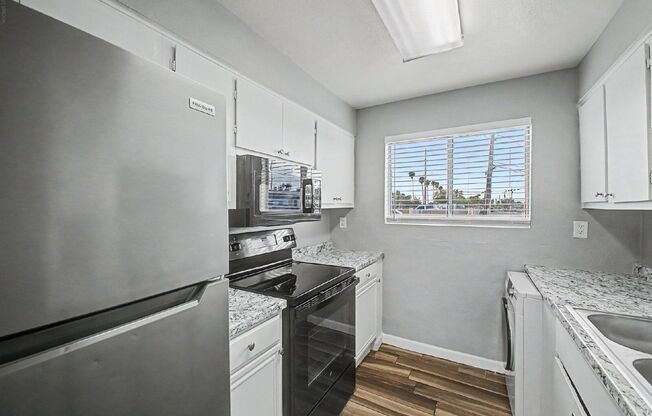 2 beds, 1 bath, 500 sqft, $925, Unit 102