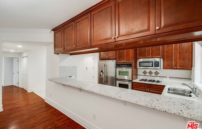 2306 Fox Hills Dr Apt 302