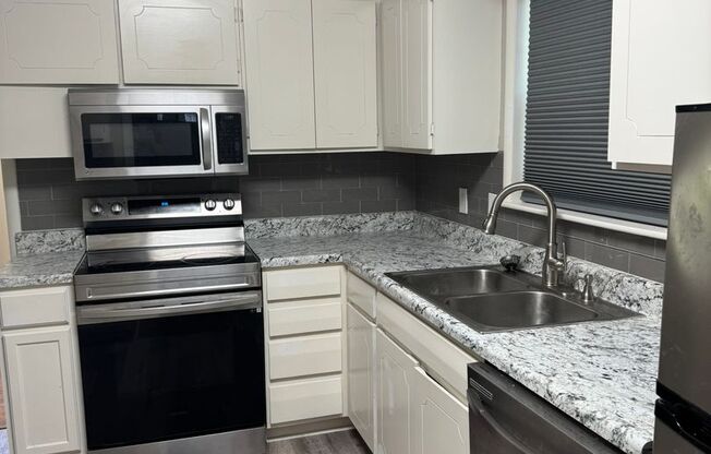 Sea Isle- Newly Renovated 3 BR/2 BA with Privacy Fence and Single Garage