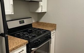 1 bed, 1 bath, 692 sqft, $999, Unit 12
