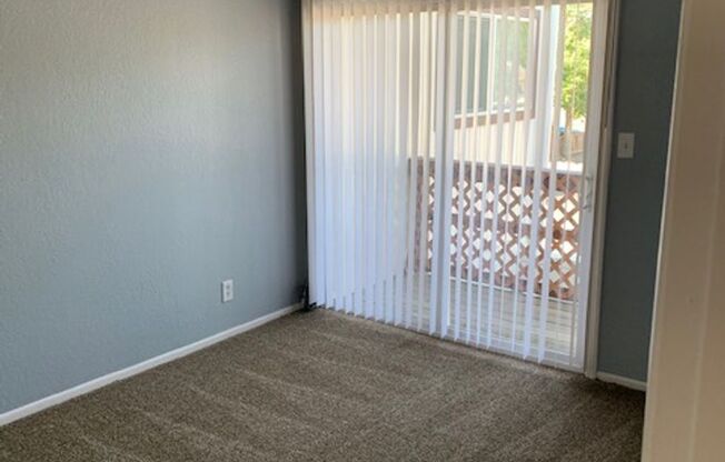 2 beds, 1.5 baths, 1,000 sqft, $1,399, Unit 12