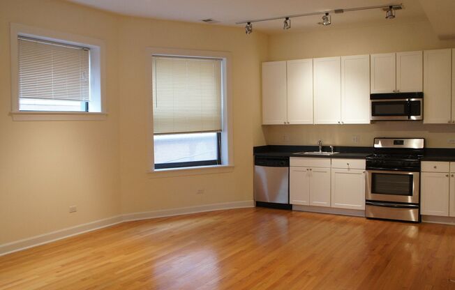 3 beds, 2 baths, 1,227 sqft, $2,695, Unit 32S