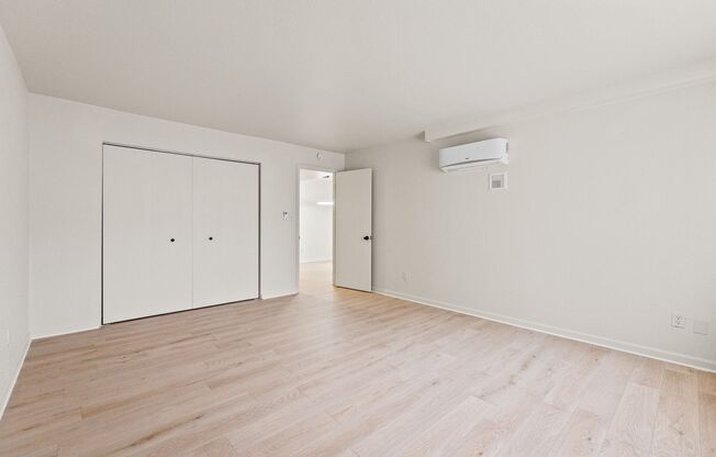 1 bed, 1 bath, 700 sqft, $875, Unit 203