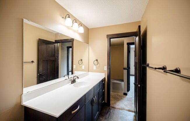 2 beds, 1.5 baths, 1,080 sqft, $1,875, Unit 3273