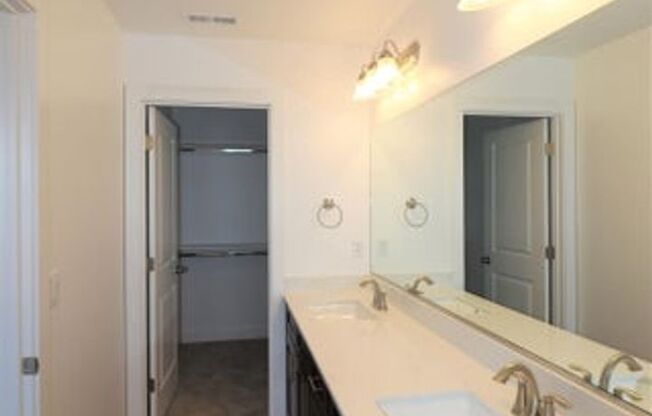 3 beds, 2.5 baths, $1,795, Unit # 45