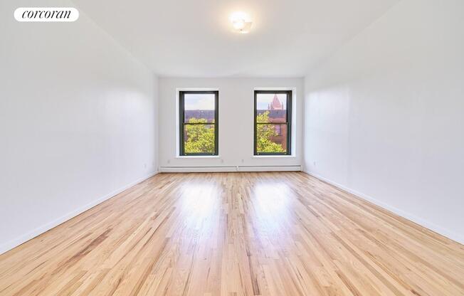 19 W 123 ST
