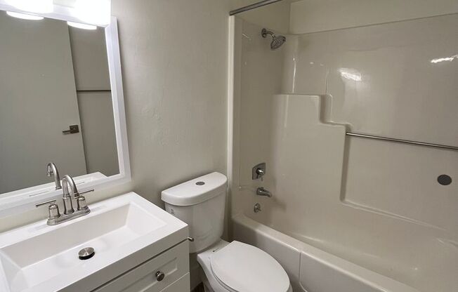 2 beds, 1.5 baths, 950 sqft, $1,545, Unit 335W