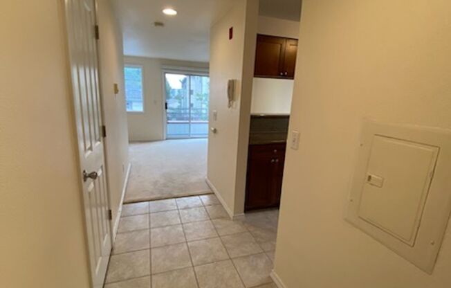 2 beds, 1.5 baths, 803 sqft, $2,450, Unit 201