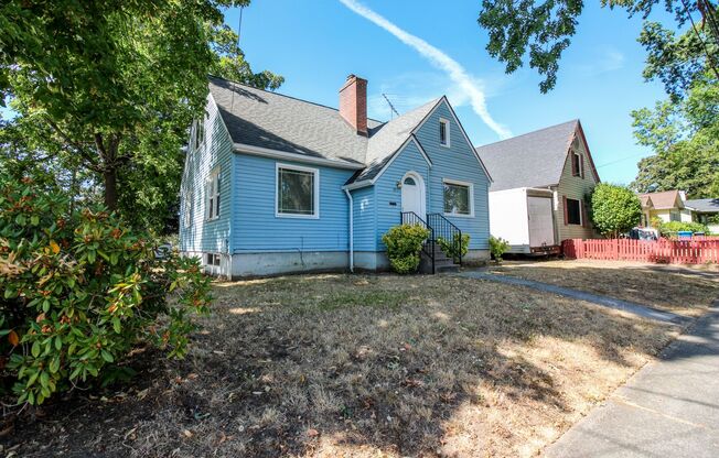 RENT SPECIAL: $500 Off First Full Month's Rent With One Year Lease! ~ 495 21st St SE