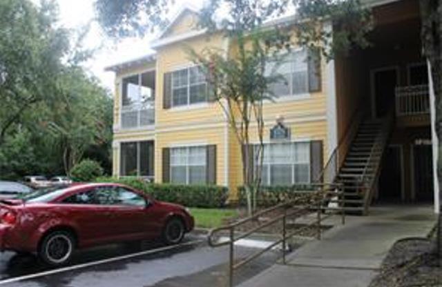 One bedroom condo in Park Central with pond view!