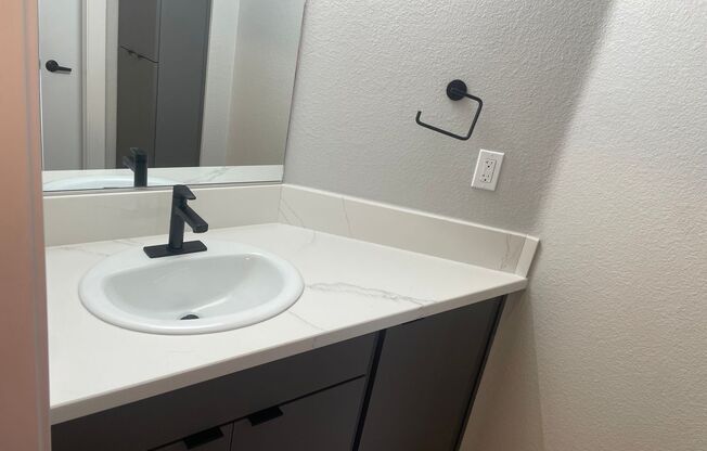 2 beds, 2 baths, 1,013 sqft, $3,500, Unit F-421