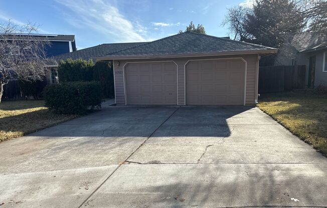 Quiet Eastside 3 Bdrm House, 2 Bath, All appliances in Kitchen, Attached Garage, Fenced Yard