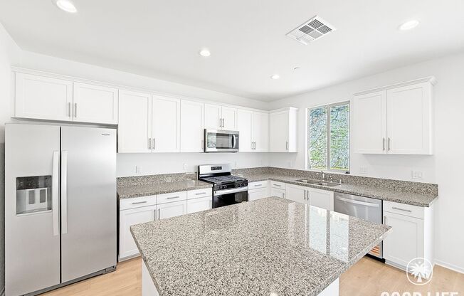 Beautiful 5Bd/2.5Ba Home In Lake Elsinore!