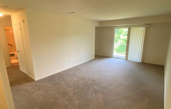 2 beds, 1 bath, 1,118 sqft, $1,660, Unit 206