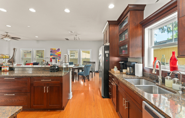 2223 AMHERST AVE