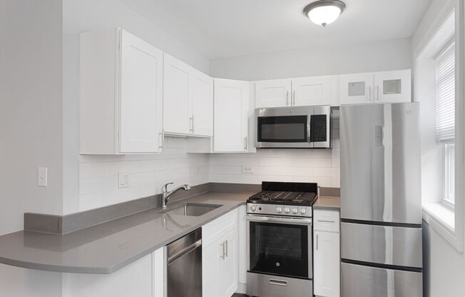 Studio, 1 bath, 313 sqft, $1,350, Unit 310