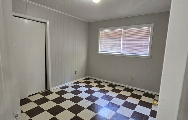 Welcome to 1996 Goldbrier Ln in Memphis, TN!