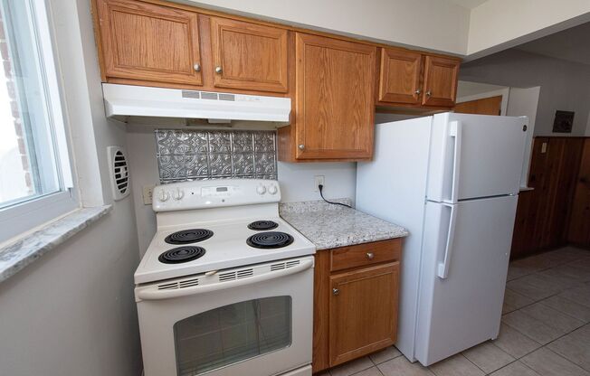 1 bed, 1 bath, $825, Unit UNIT 4