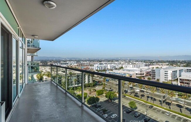 13600 MARINA POINTE DR