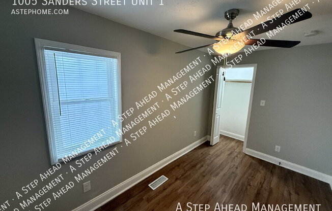 1005 SANDERS ST