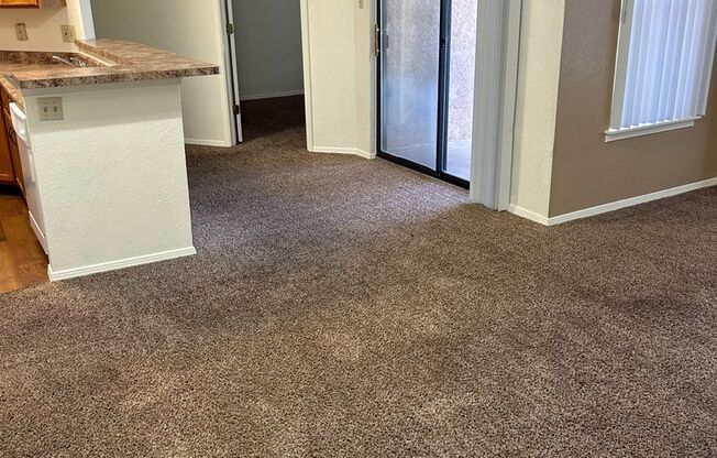 2 beds, 1 bath, 861 sqft, $970, Unit 20