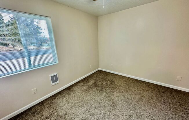 3 beds, 3 baths, 1,280 sqft, $1,850, Unit 503