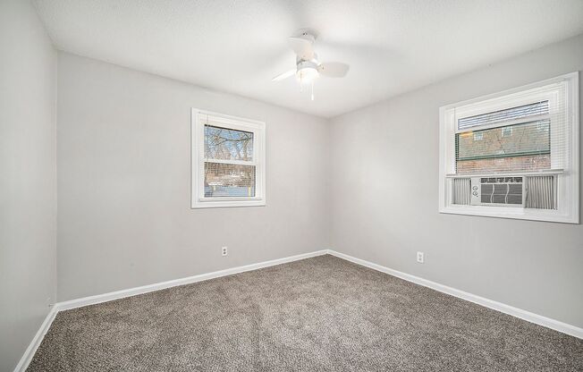 Charming 2BR/1BA Apartment in Kansas City – Prime Location, Available Now!