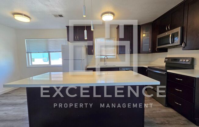 Fully Updated 2/1 Condo Upstairs - Pool, Parking, No neighbors below