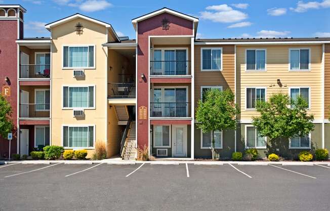 The Vintage Exterior Apartments in Moses Lake, WA