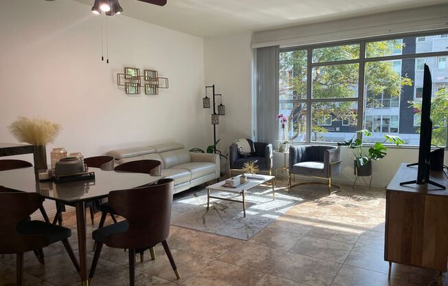 Large 1 Bedroom 1 Bath next to Petco Park