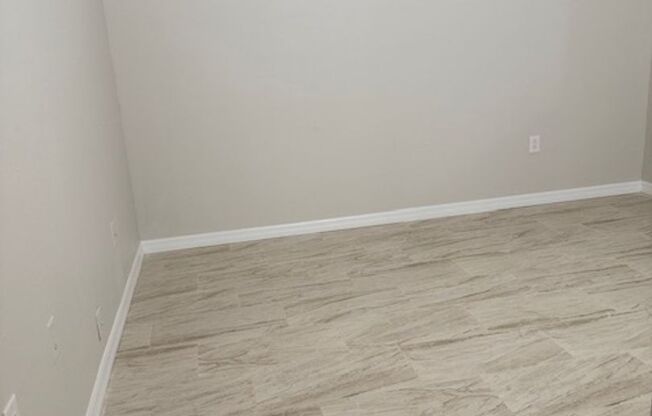 2 beds, 1.5 baths, 900 sqft, $1,425, Unit 211