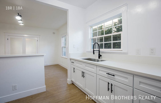 1932 NEW ENGLAND ST