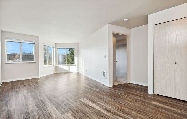 1 bed, 1 bath, 680 sqft, $1,950, Unit 305