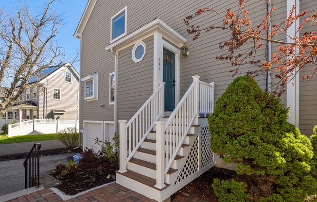 141 GROVERS AVE