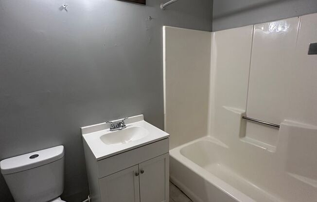 1 bed, 1 bath, 400 sqft, $1,650, Unit Unit 100