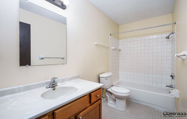 3 beds, 2 baths, 1,209 sqft, $1,295, Unit 2214-213