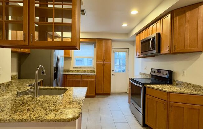 Charming 2 Bedroom/2.5 Bathroom in South Baltimore, MD!