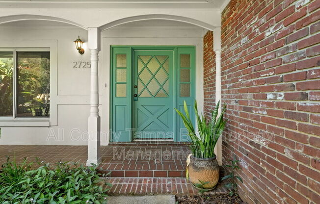 2725 N MYRTLE AVE