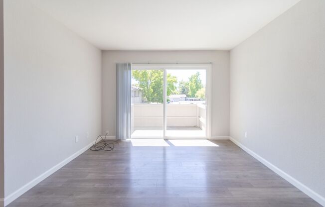 2 beds, 1 bath, 760 sqft, $1,765, Unit 244